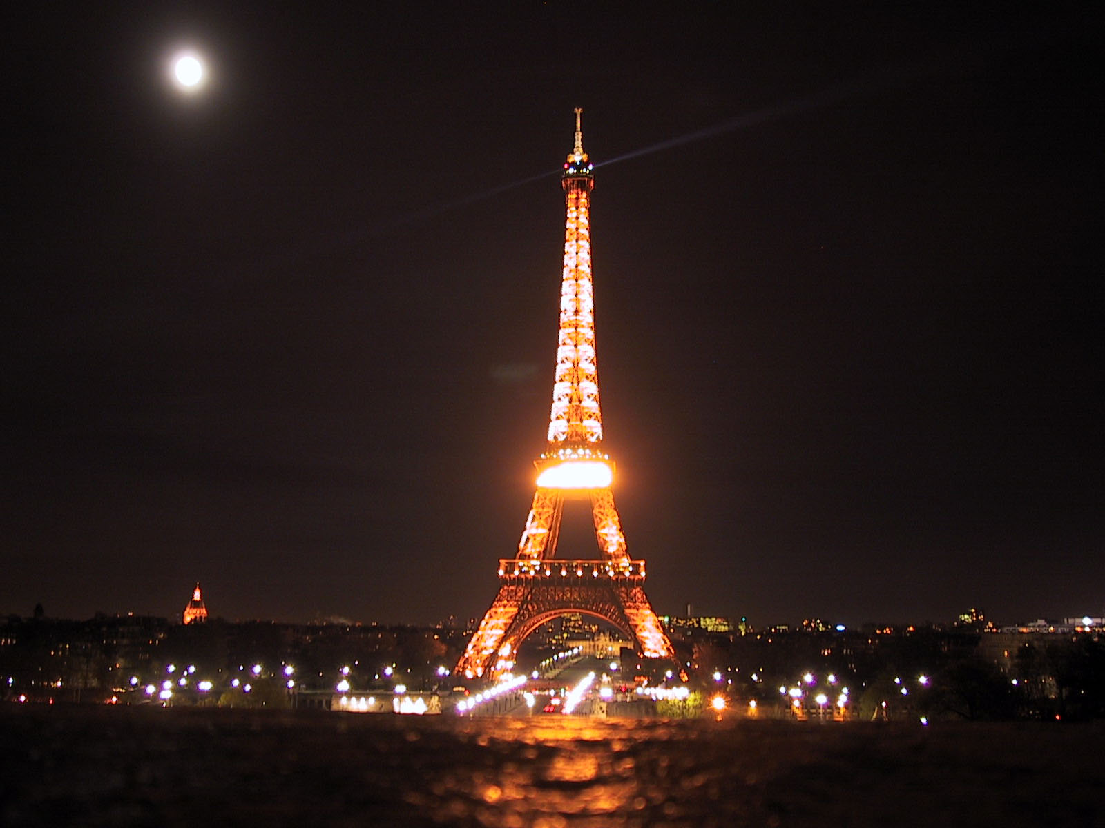 paris eiffel tower